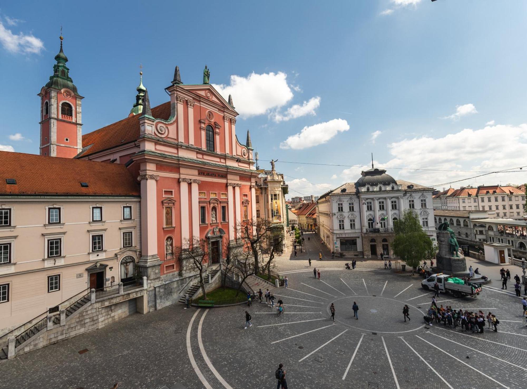 Triple Bridge Ljubljana Apartment Ngoại thất bức ảnh