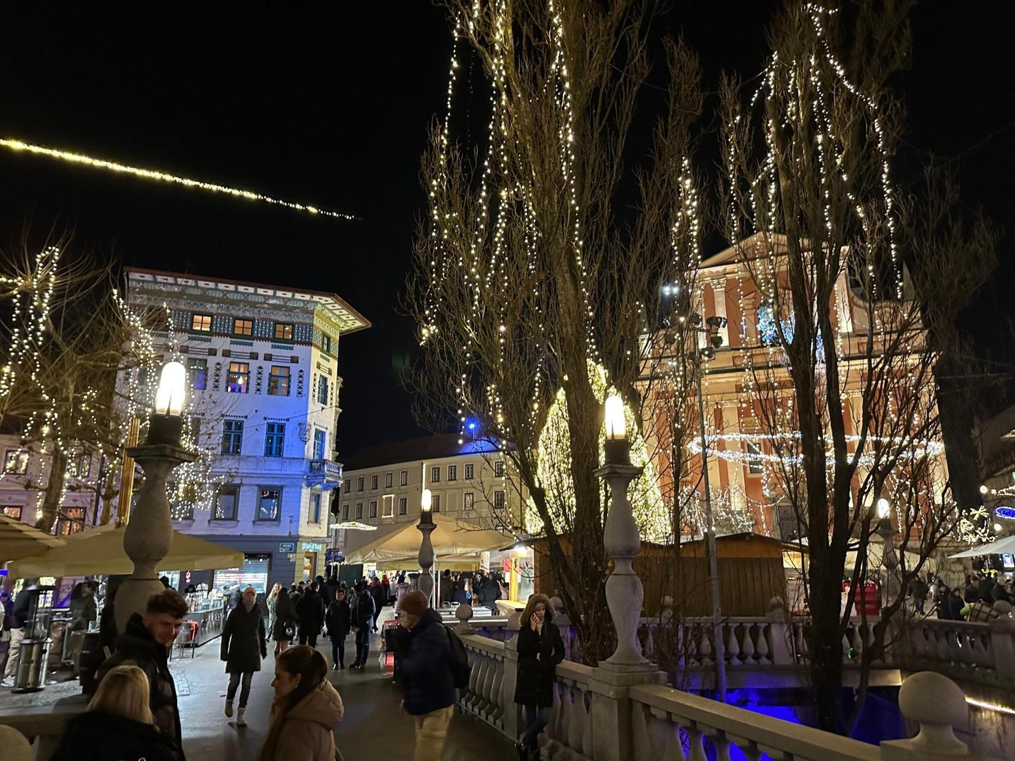 Triple Bridge Ljubljana Apartment Ngoại thất bức ảnh